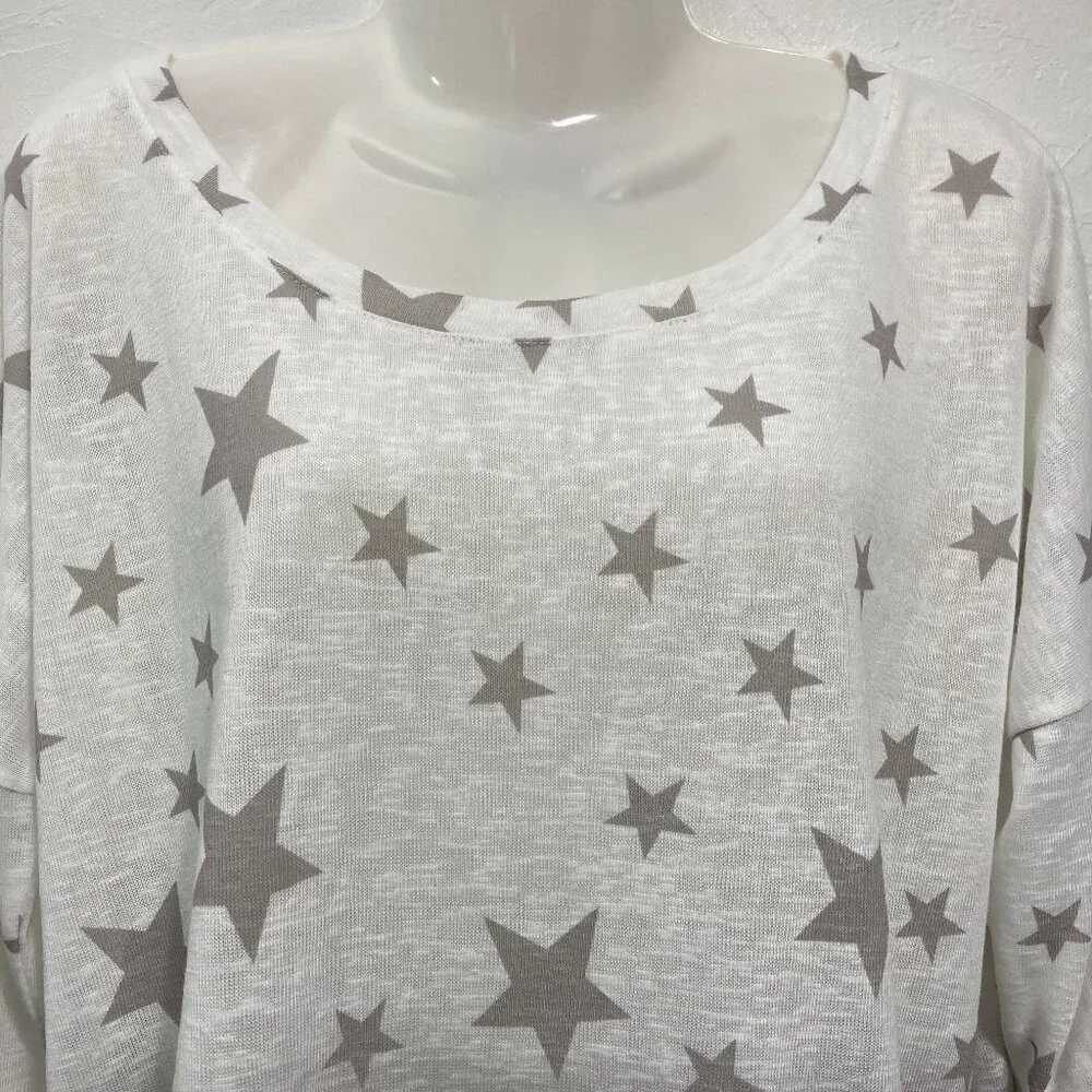 Vecceli Italy Knit Top Long Roll Tab Sleeve Two Tones Stars White High Low Hem - Picture 3 of 10